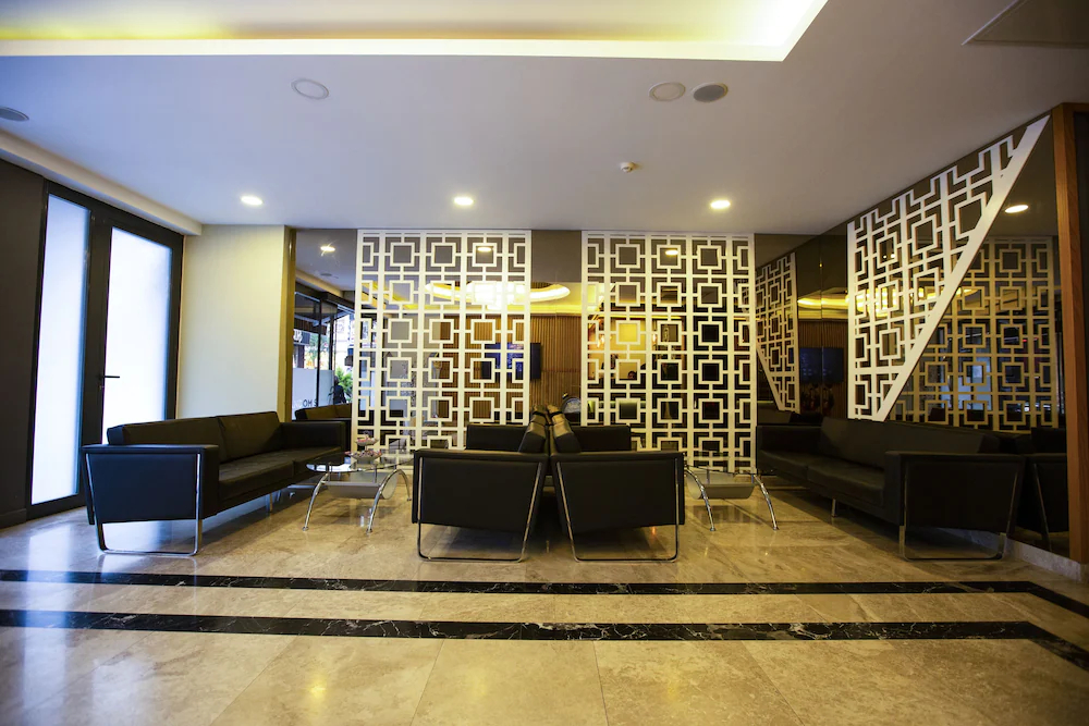 Random Premium Suit Otel