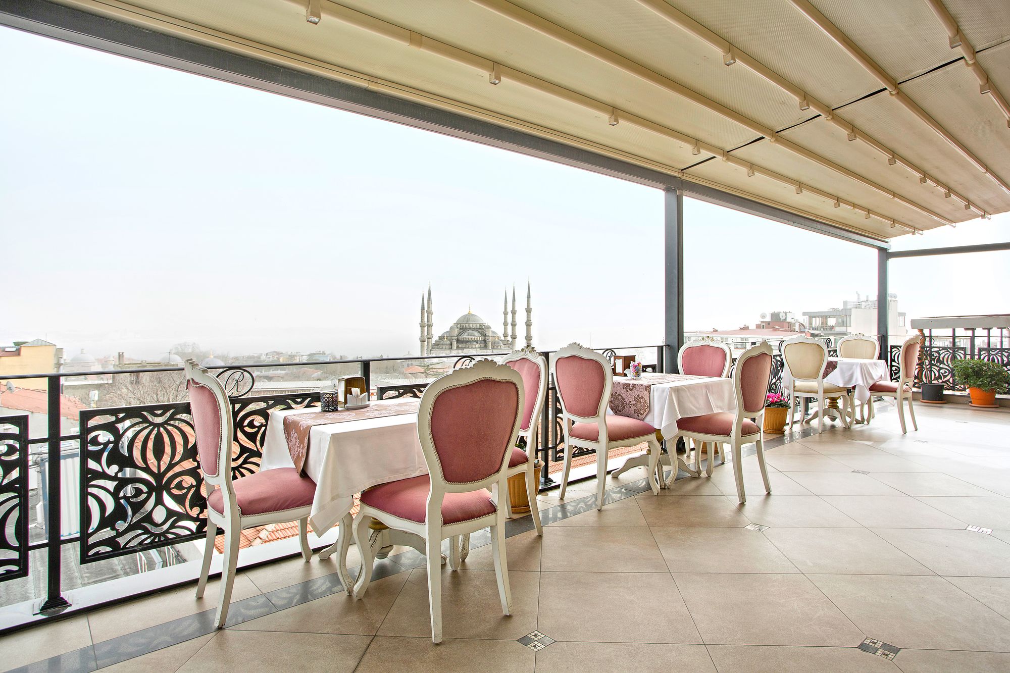 Rast Hotel
