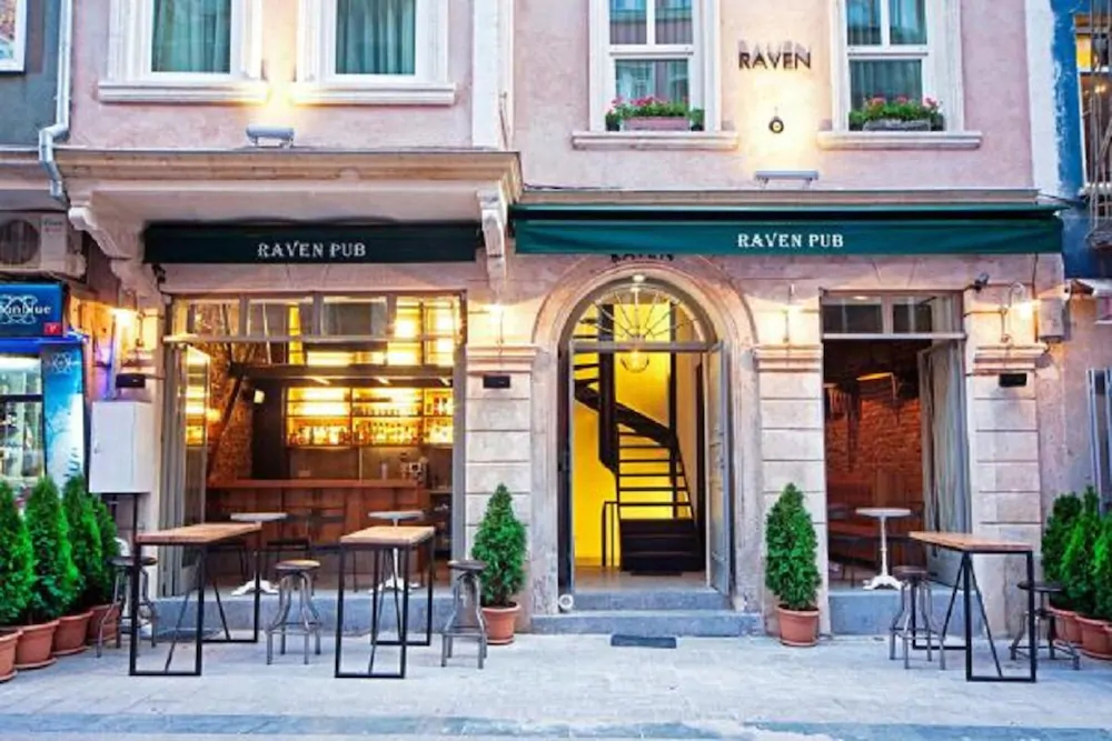 Raven Istanbul Suites