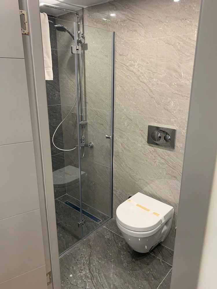 Regency World Suite Hotel