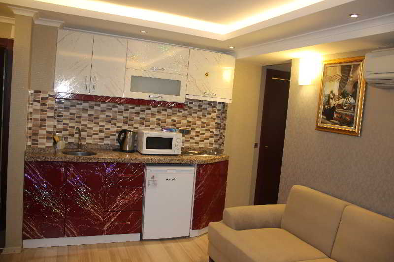 Regency World Suite Hotel