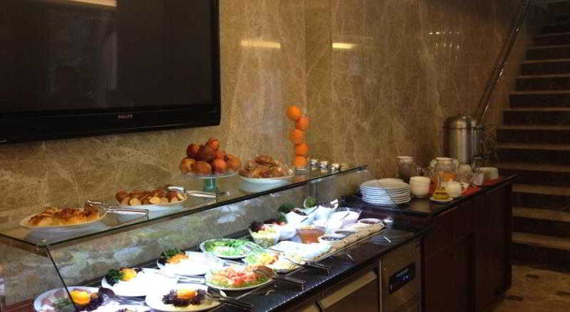 Regency World Suite Hotel