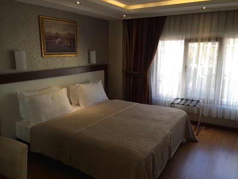 Regency World Suite Hotel