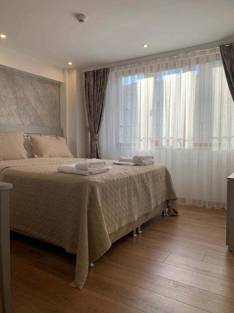 Regency World Suite Hotel