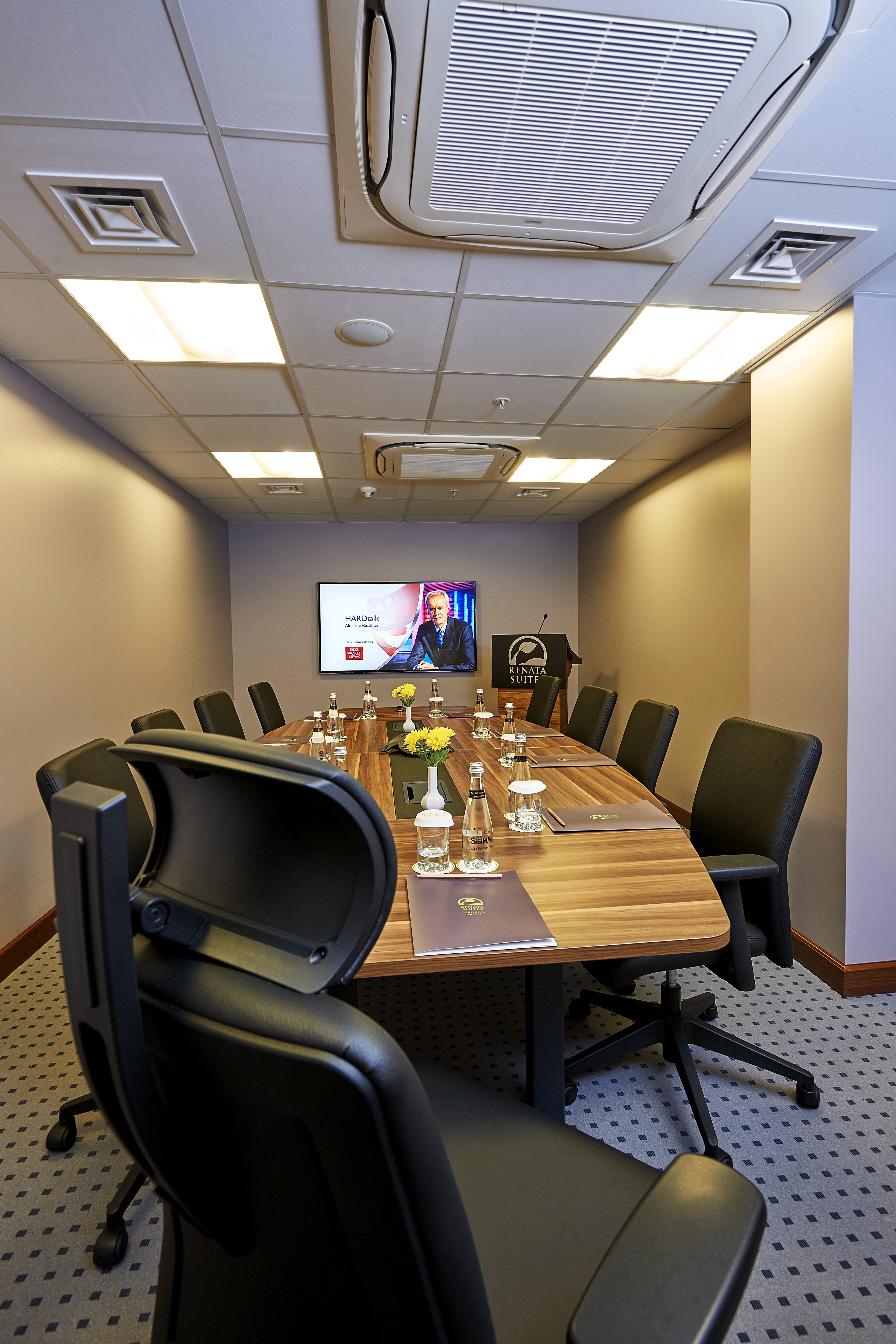 Renata Suites Boutique Hotel