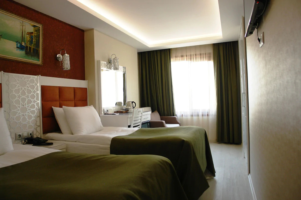 River Hotel