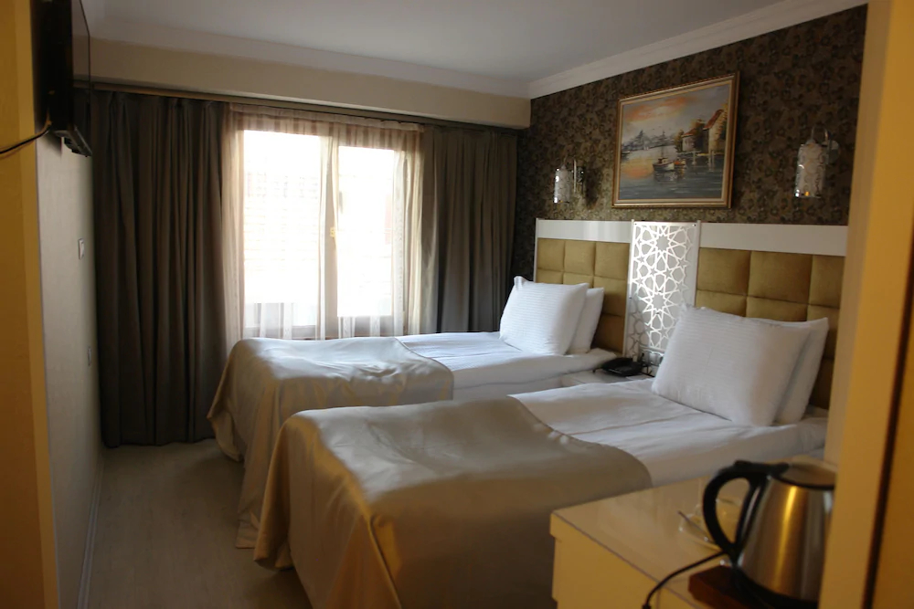 River Hotel