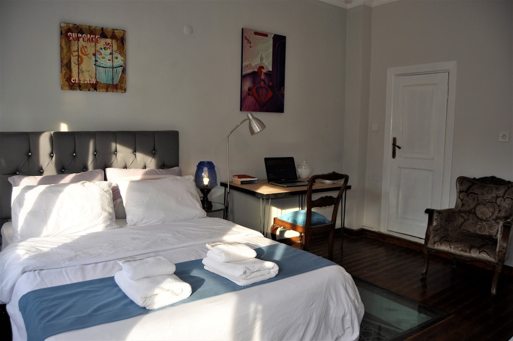 Rooftop Balat Rooms & Apartments