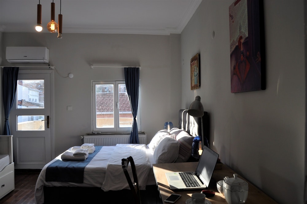 Rooftop Balat Rooms & Apartments