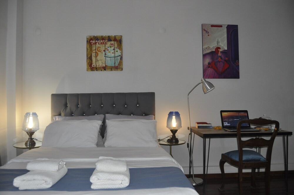 Rooftop Balat Rooms & Apartments
