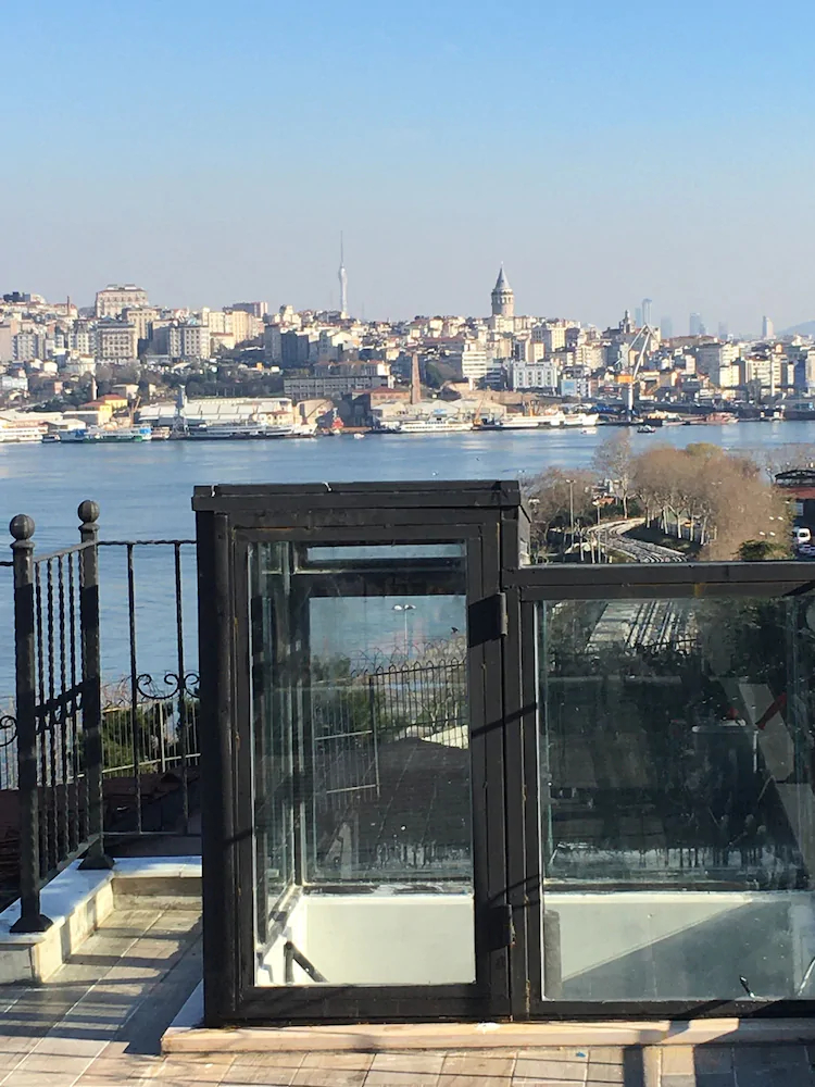 Rooftop Balat Rooms & Apartments