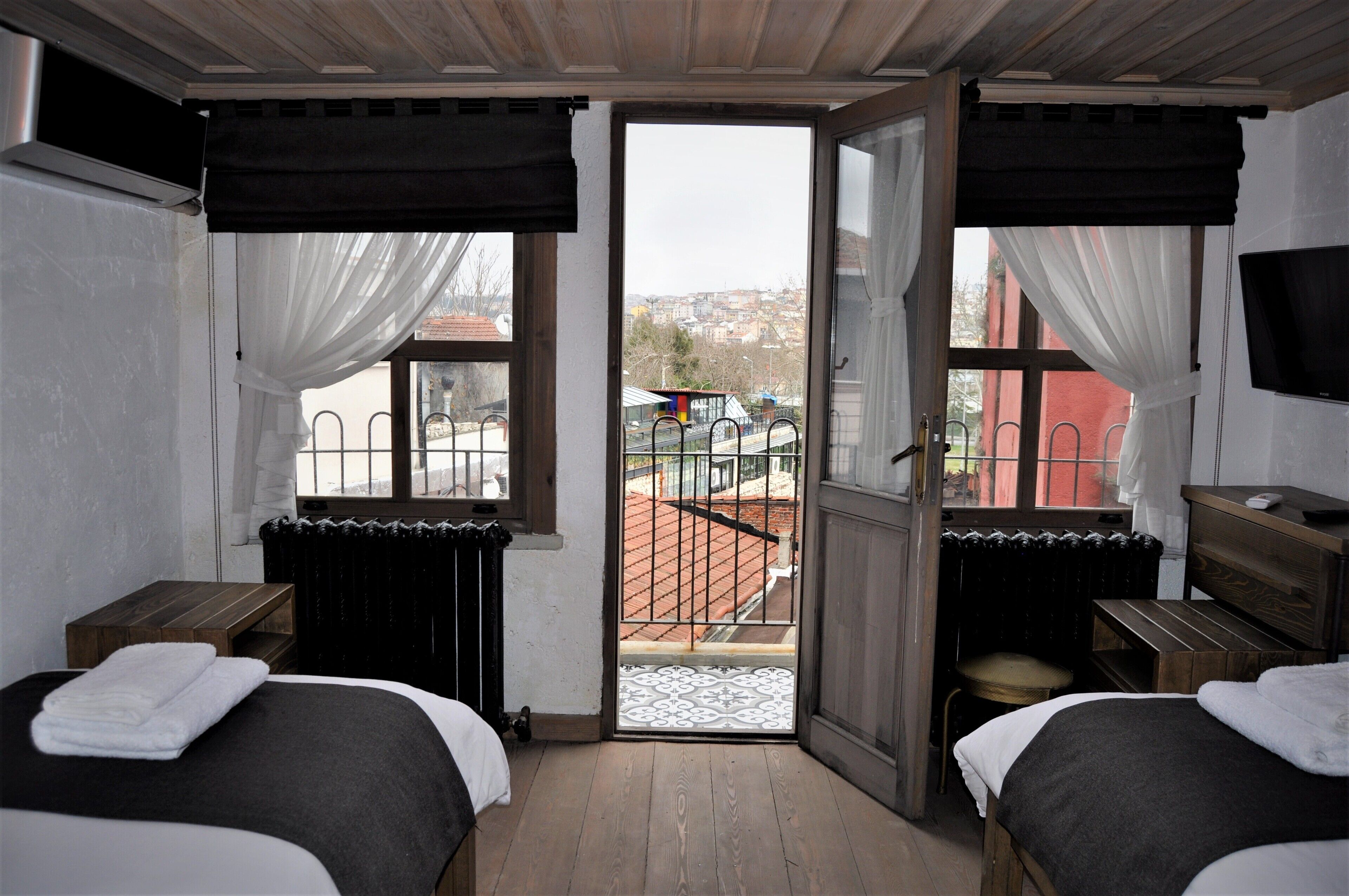 Rooftop Balat Rooms & Apartments Turkuaz Olive