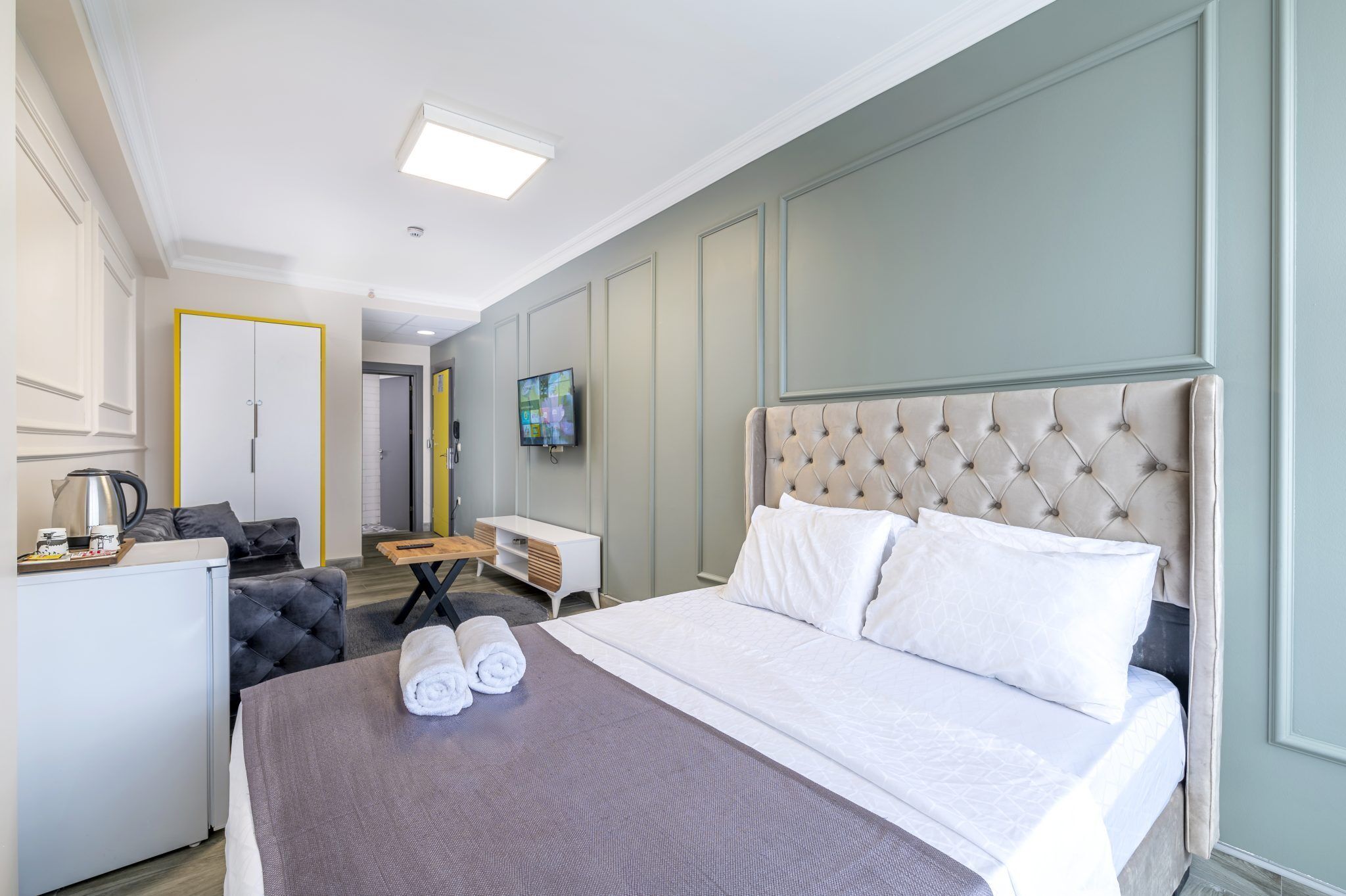 Royal Luxury Hotels Suites