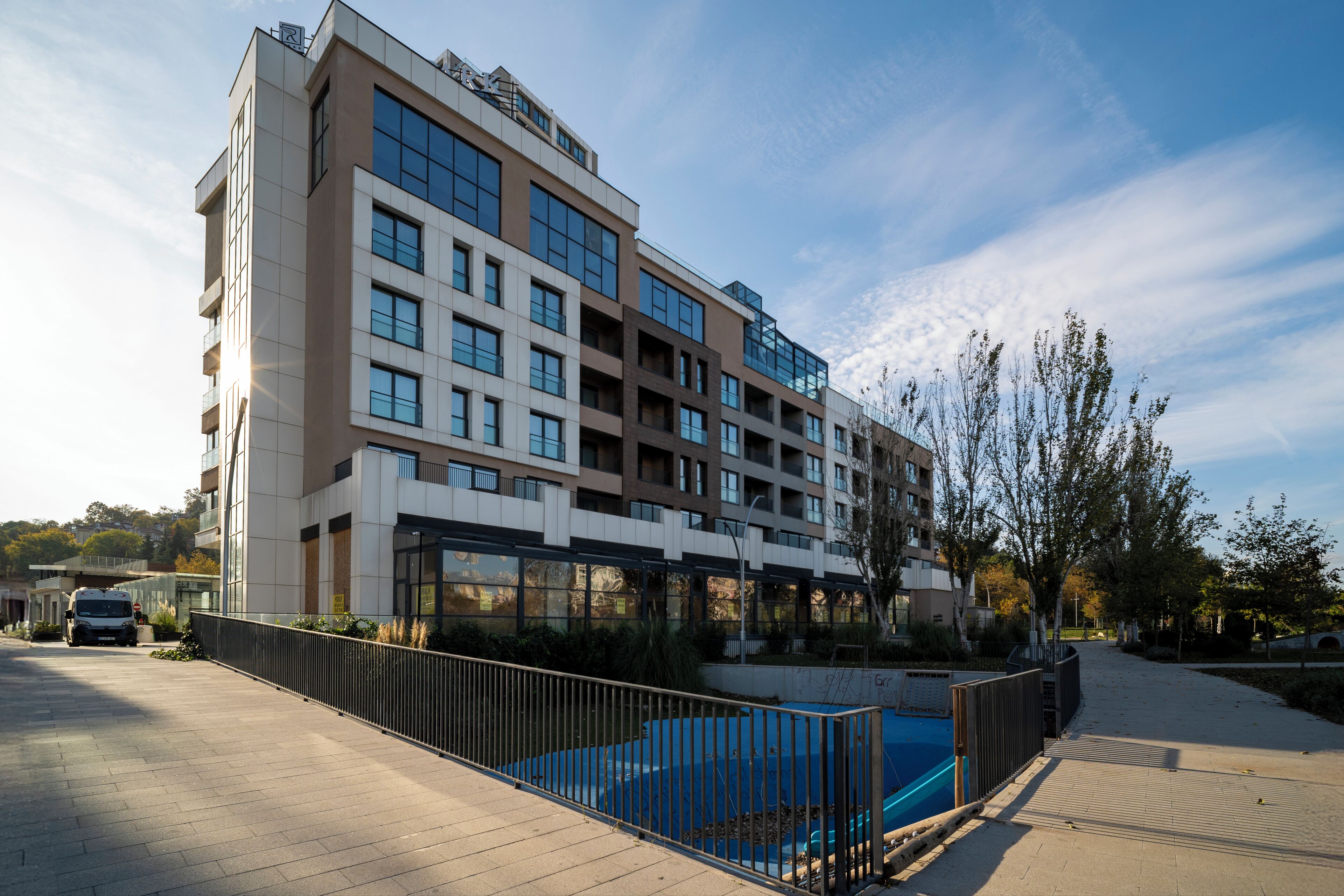 Rusel Park Residence