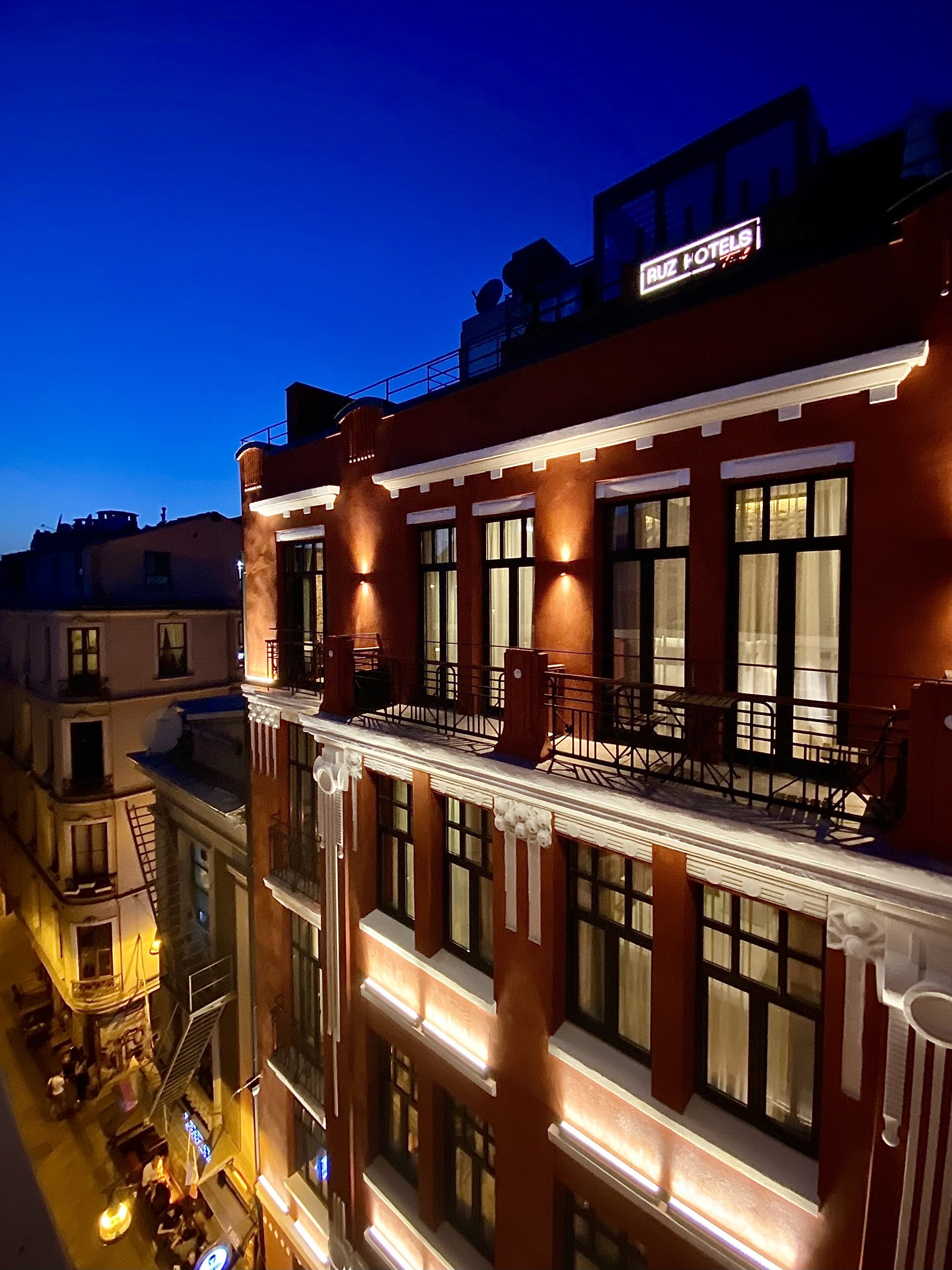 Ruz Hotels Tünel