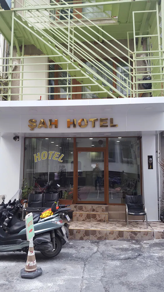 Sah Hotel
