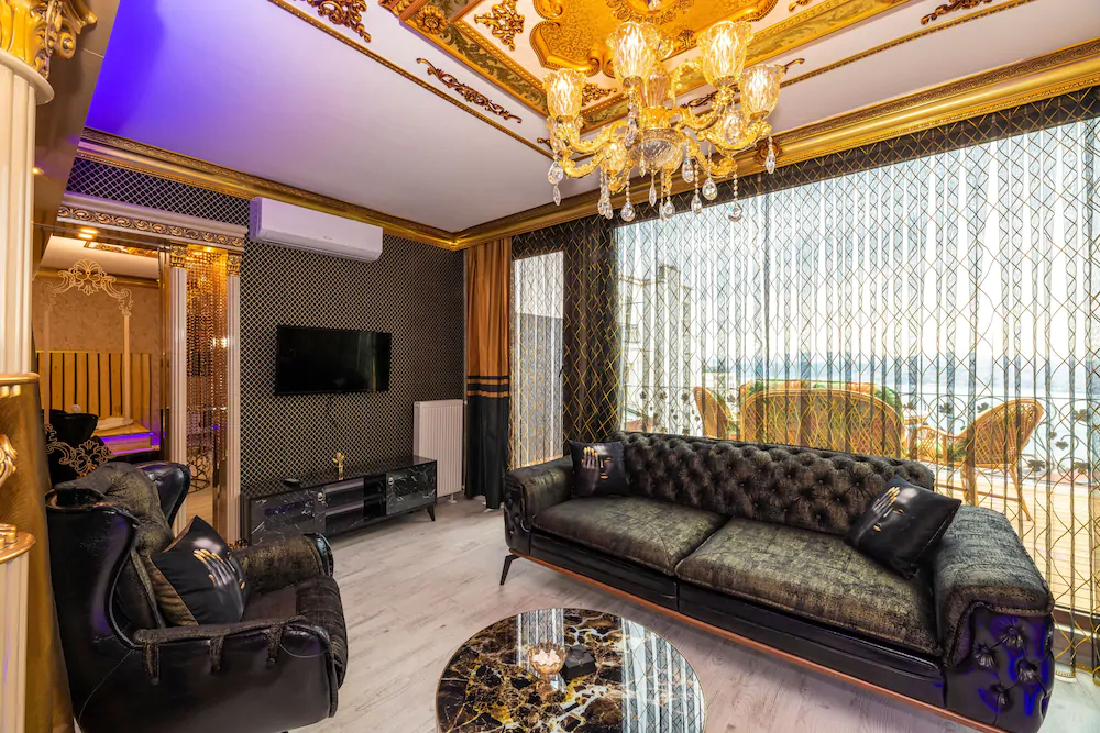 Sam Diamond Residence