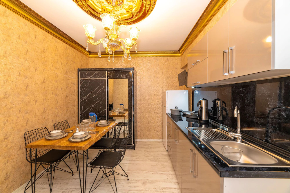 Sam Diamond Residence