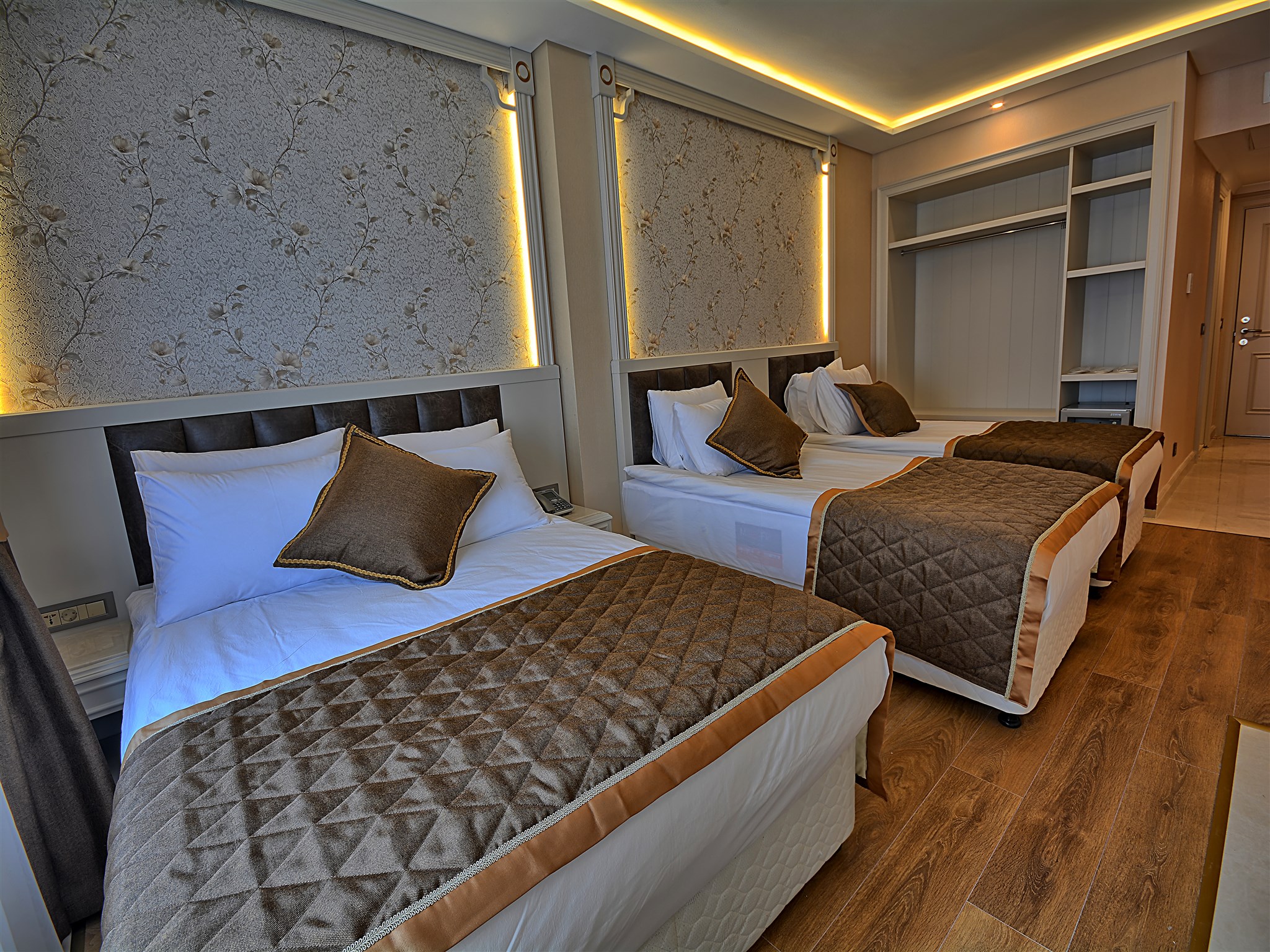 Samir Deluxe Hotel