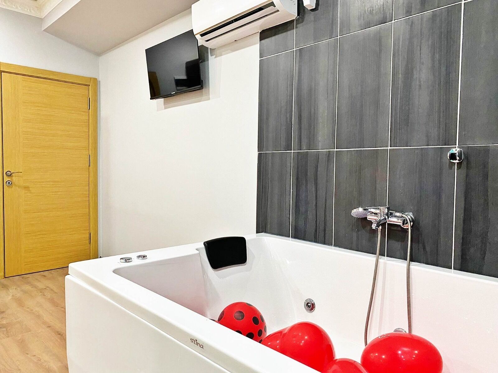 Big Life Suite Hotel