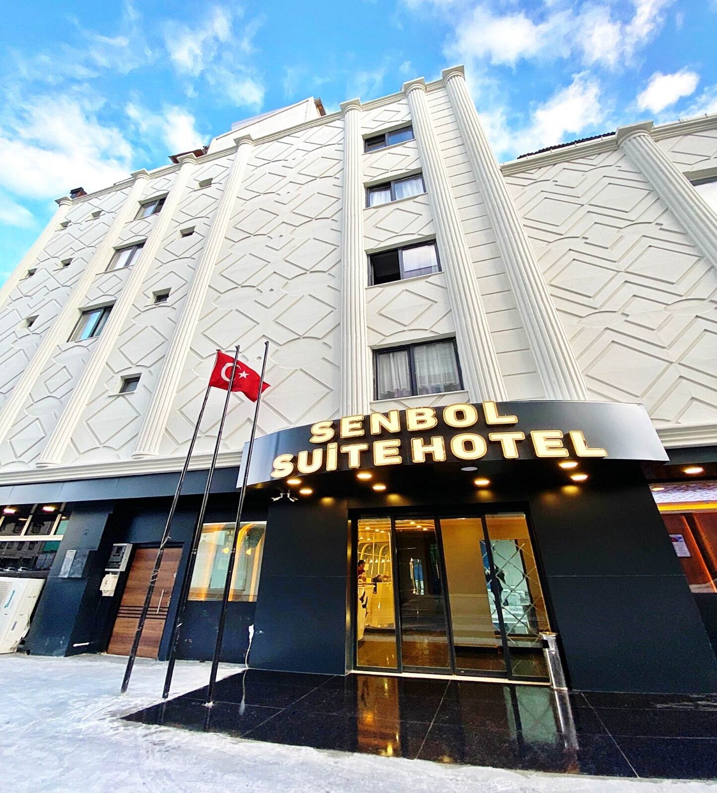 Big Life Suite Hotel