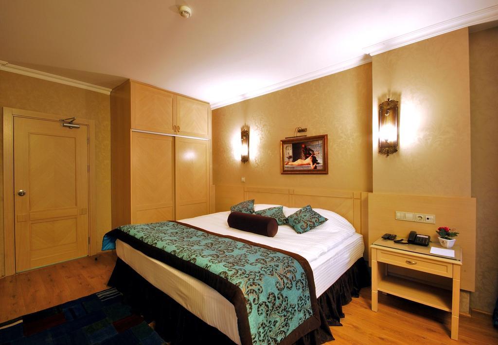 Seraglio Hotel & Suites