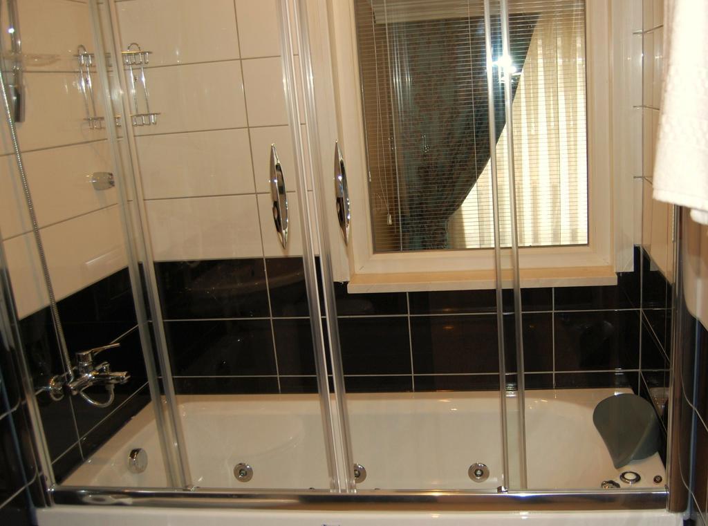 Seraglio Hotel & Suites