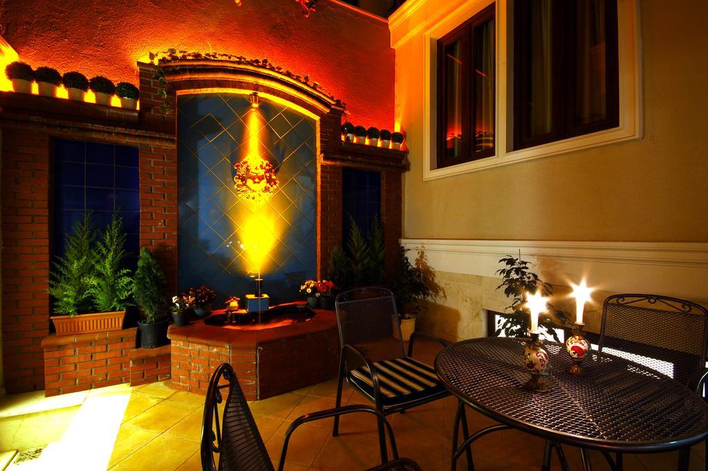 Seraglio Hotel & Suites