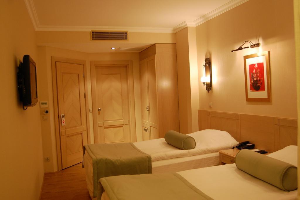 Seraglio Hotel & Suites