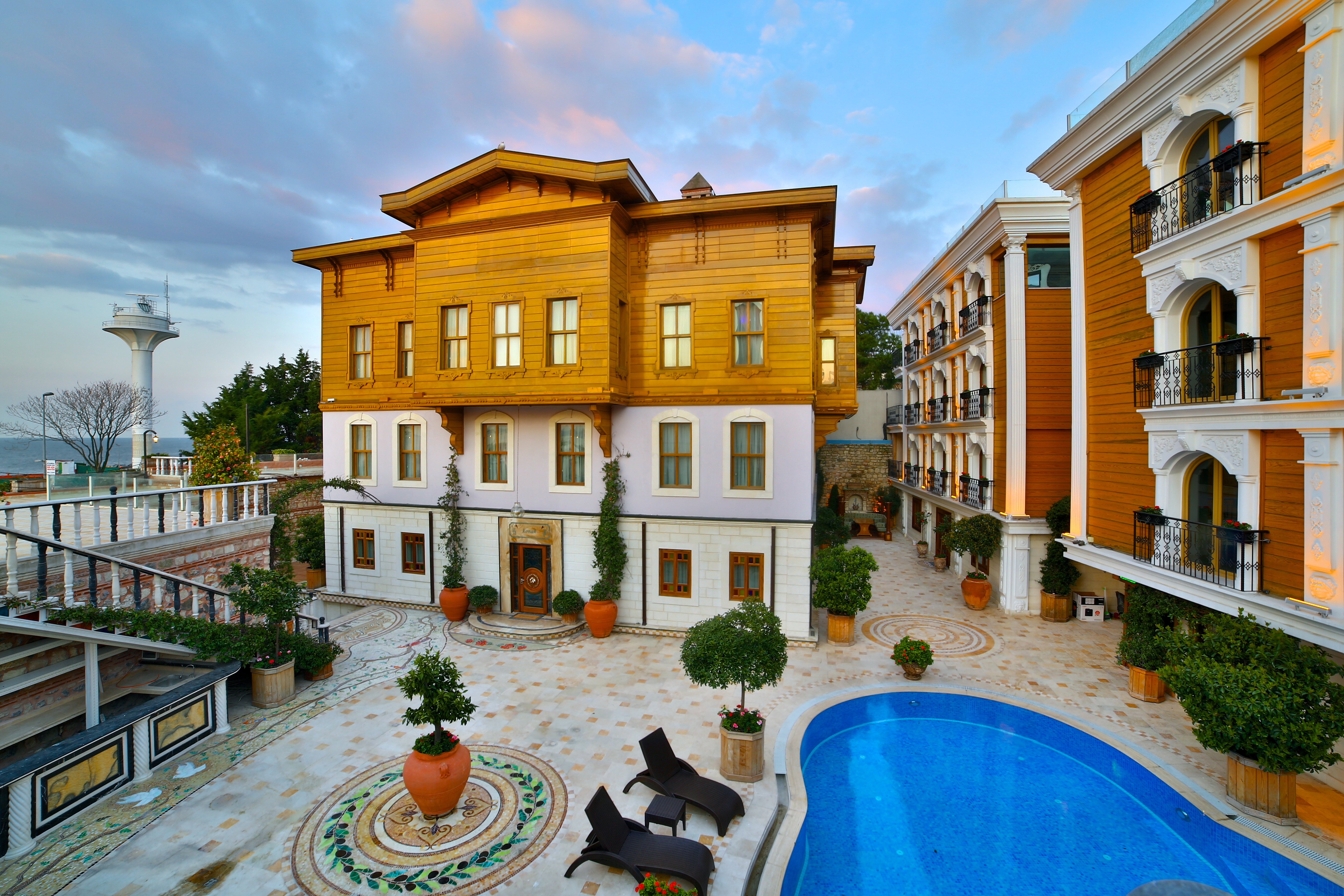 Seven Hills Palace Hotel