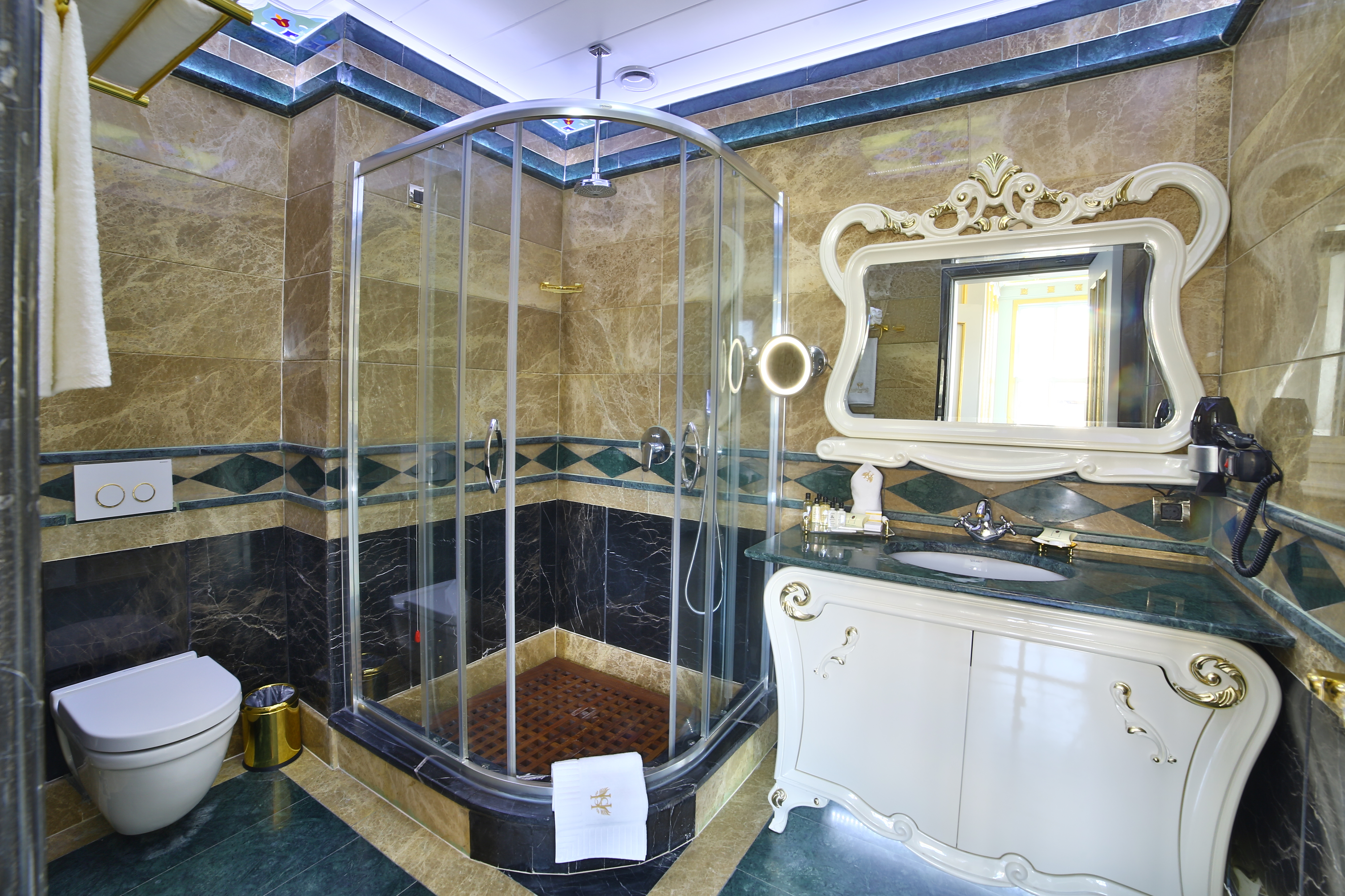 Seven Hills Palace Hotel