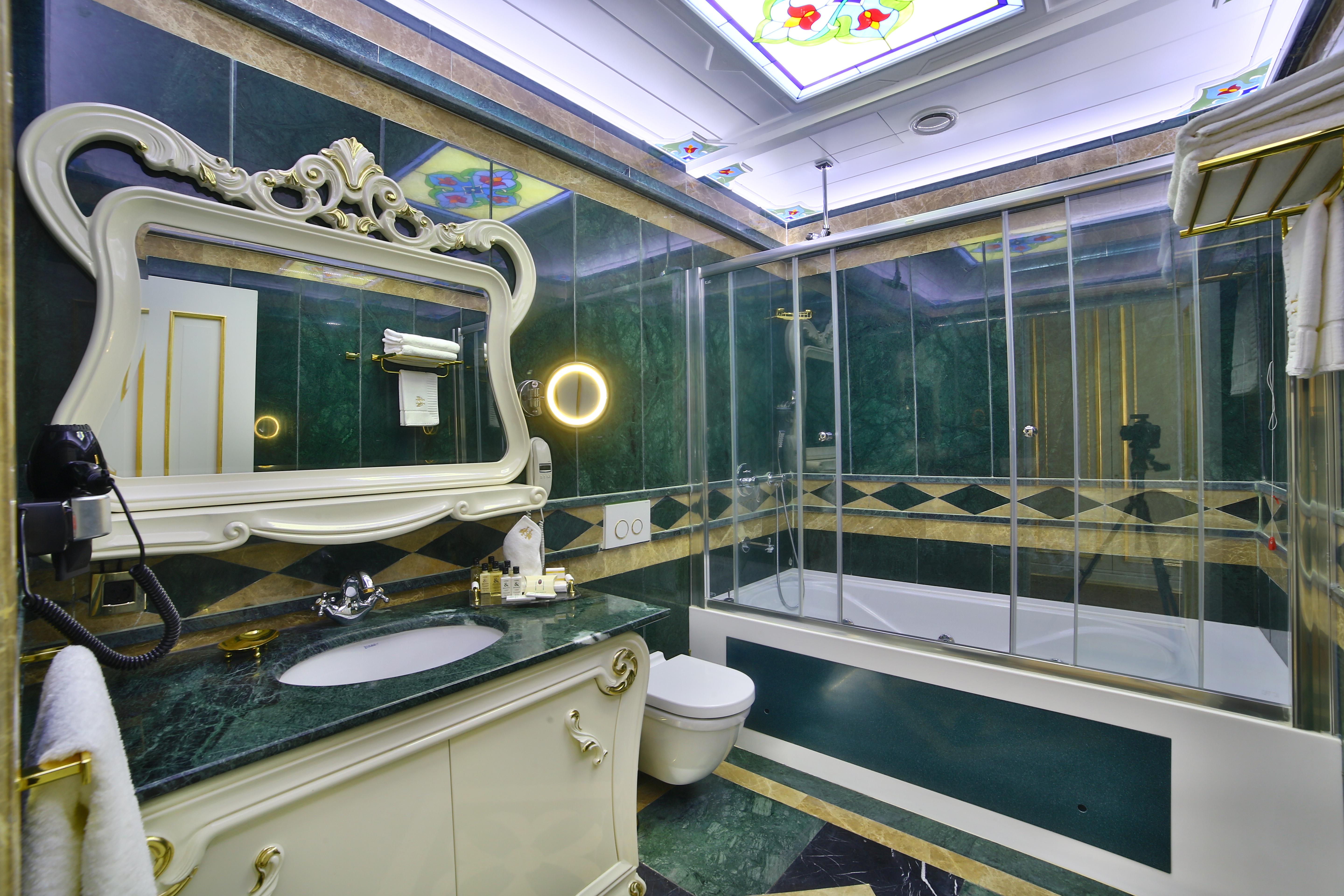 Seven Hills Palace Hotel