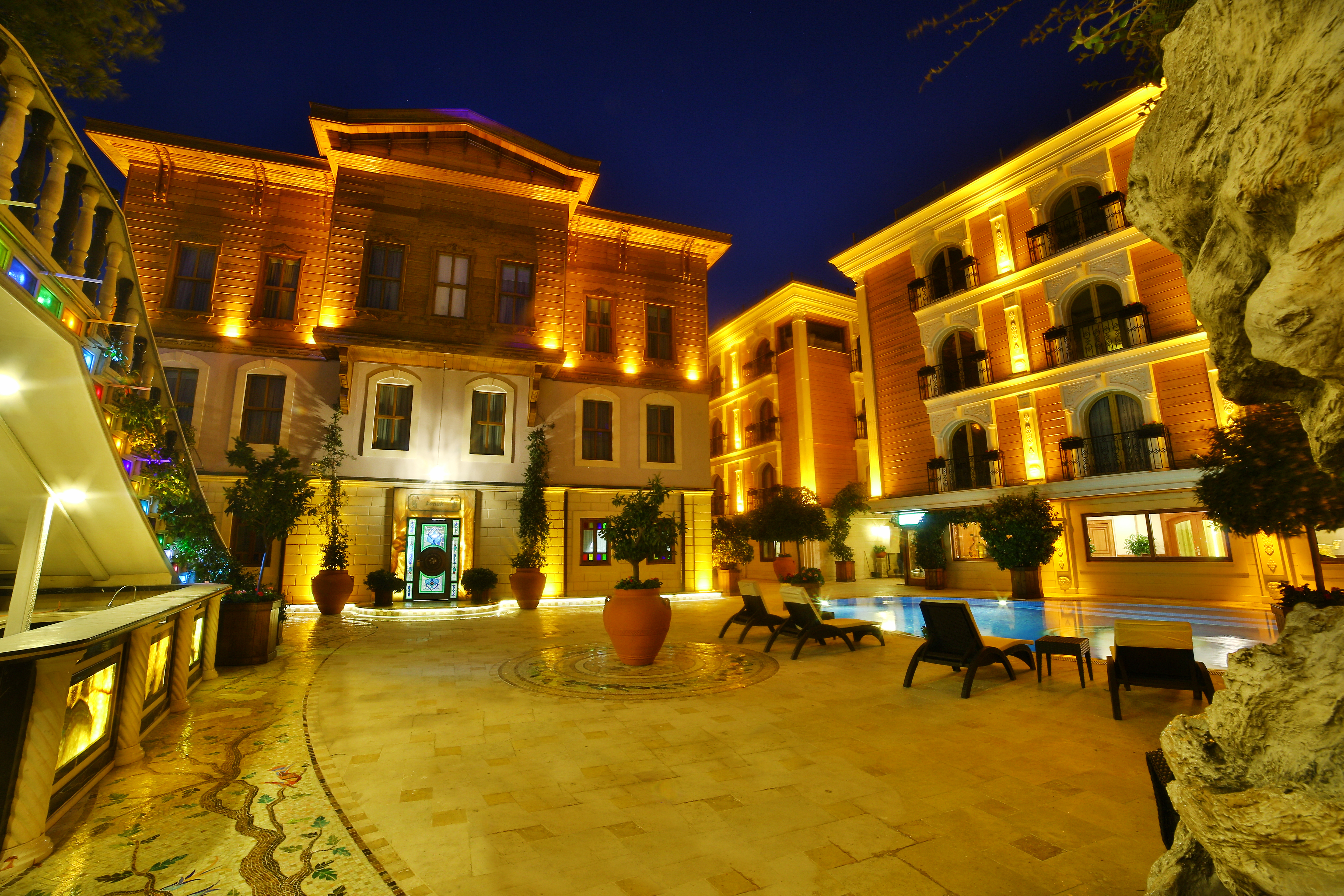 Seven Hills Palace Hotel