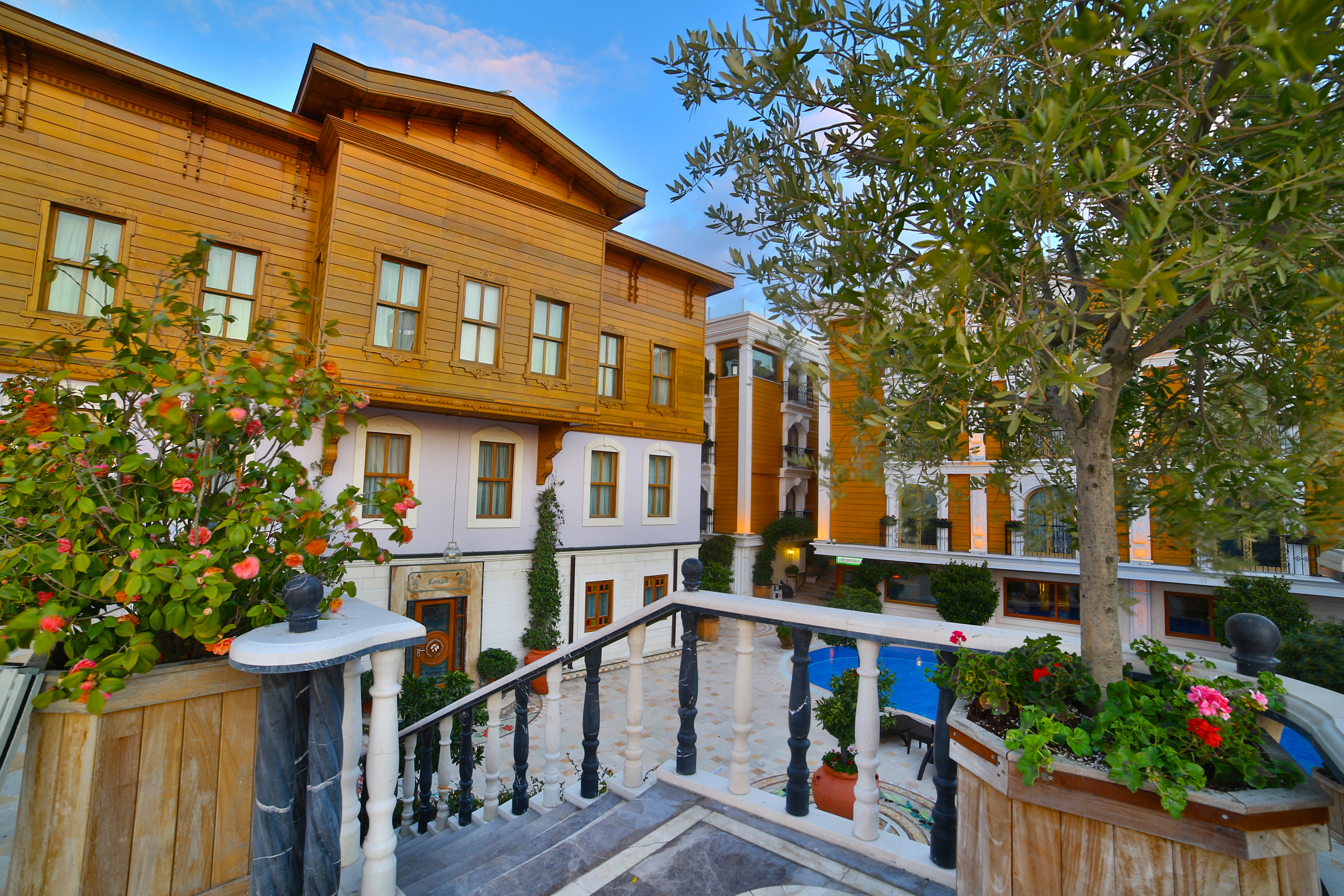 Seven Hills Palace Hotel