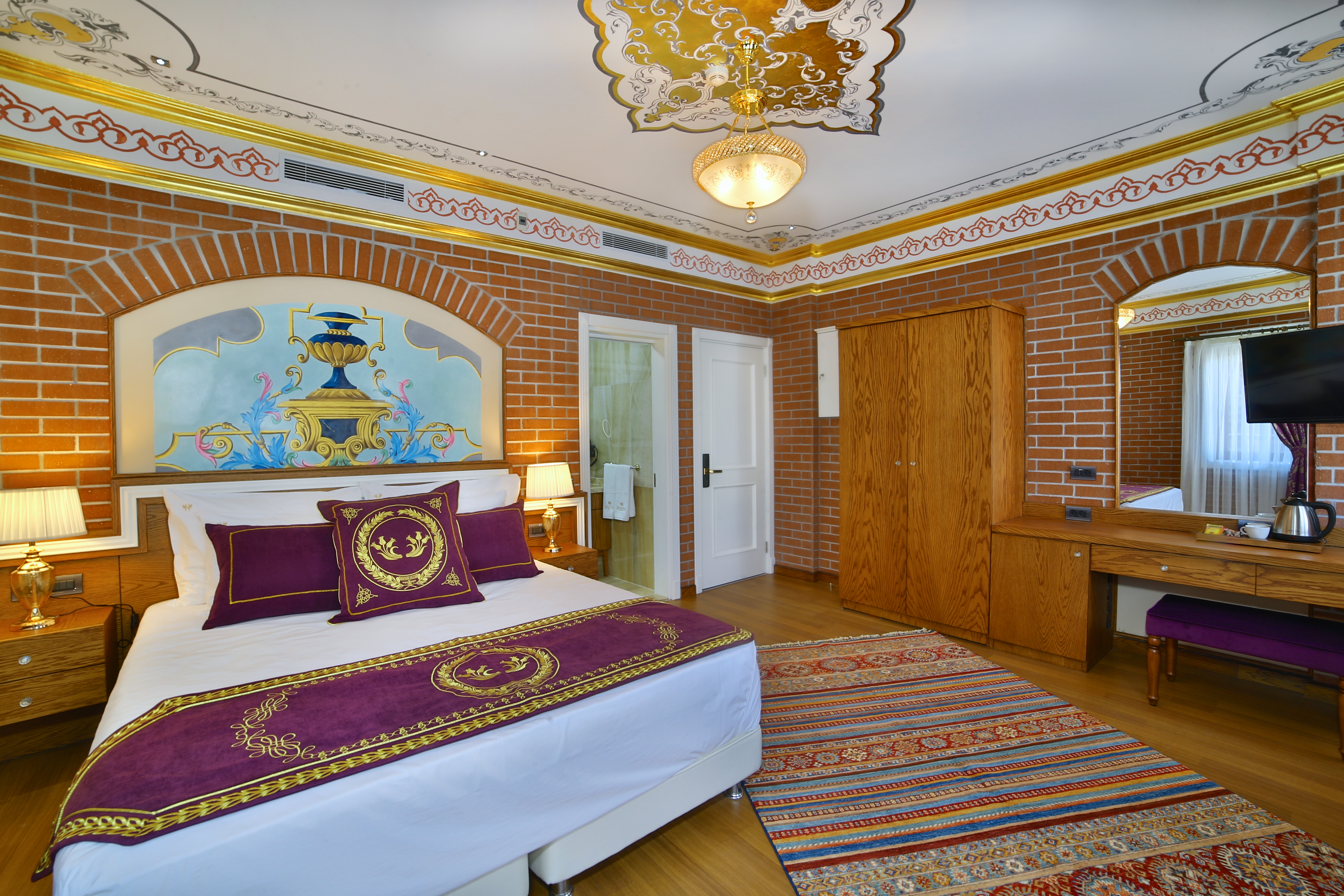 Seven Hills Palace Hotel