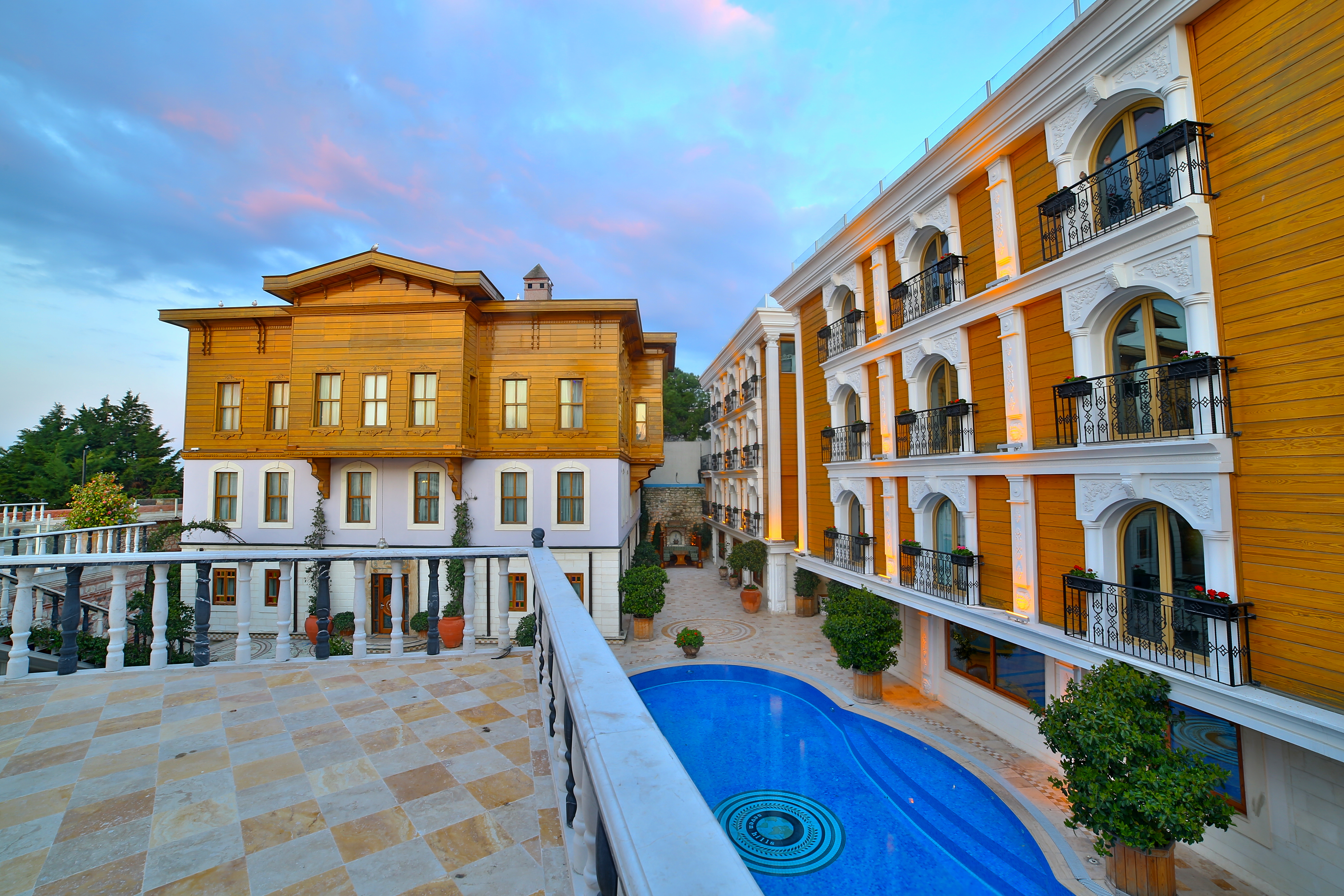 Seven Hills Palace Hotel