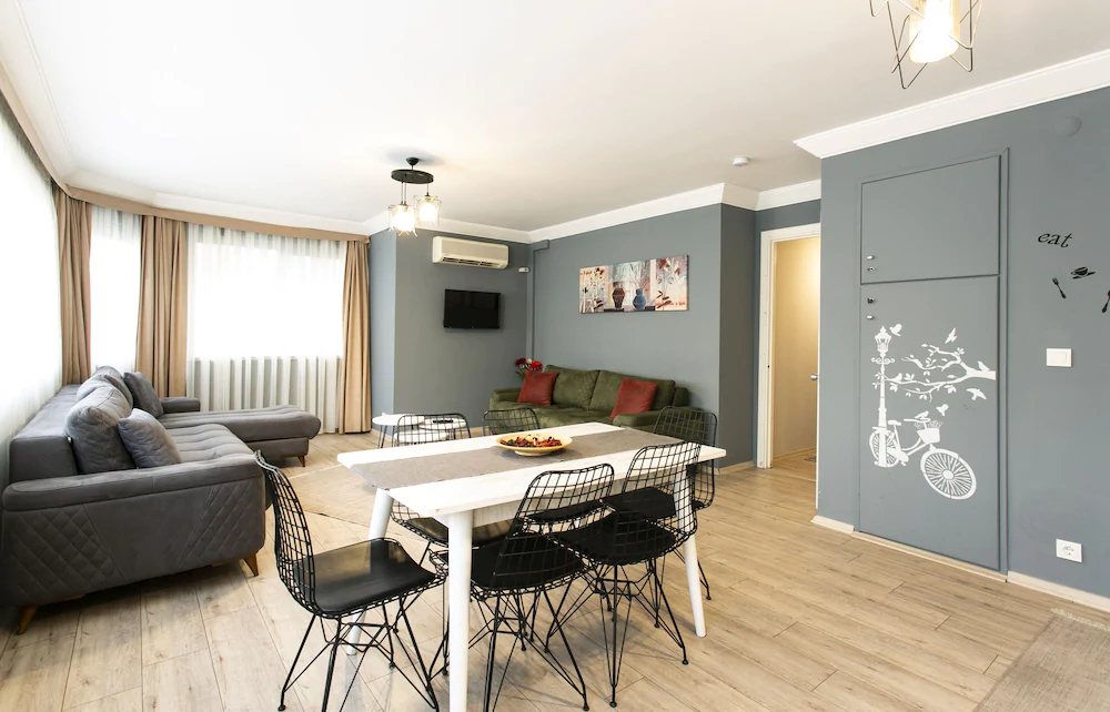Sirena's Suites