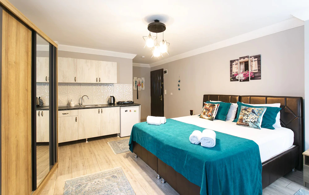 Sirena's Suites