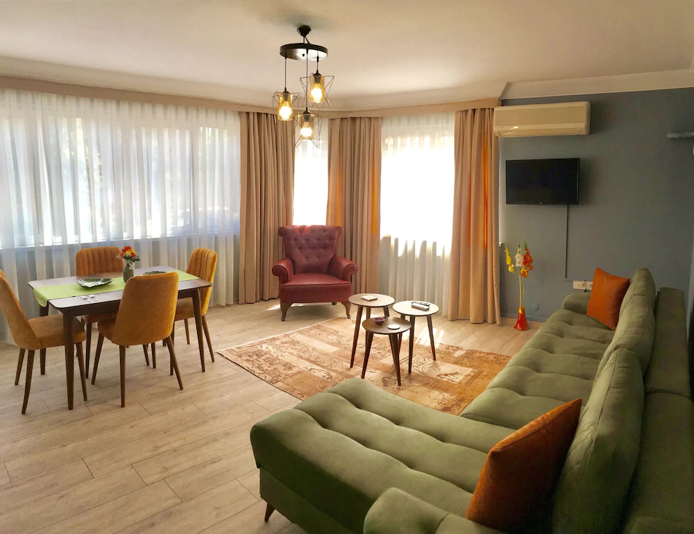 Sirena's Suites