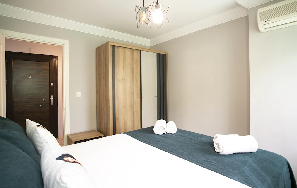 Sirena's Suites