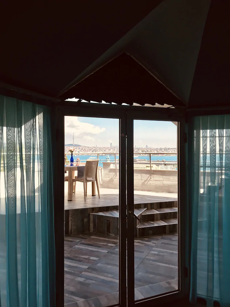 Sirena's Suites