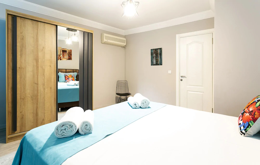 Sirena's Suites