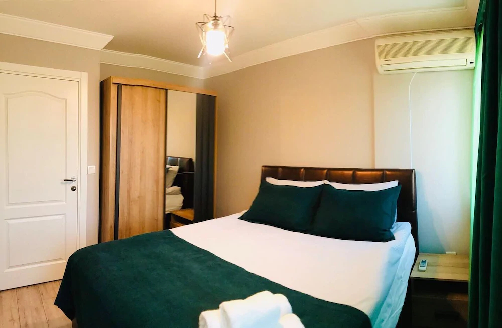 Sirena's Suites