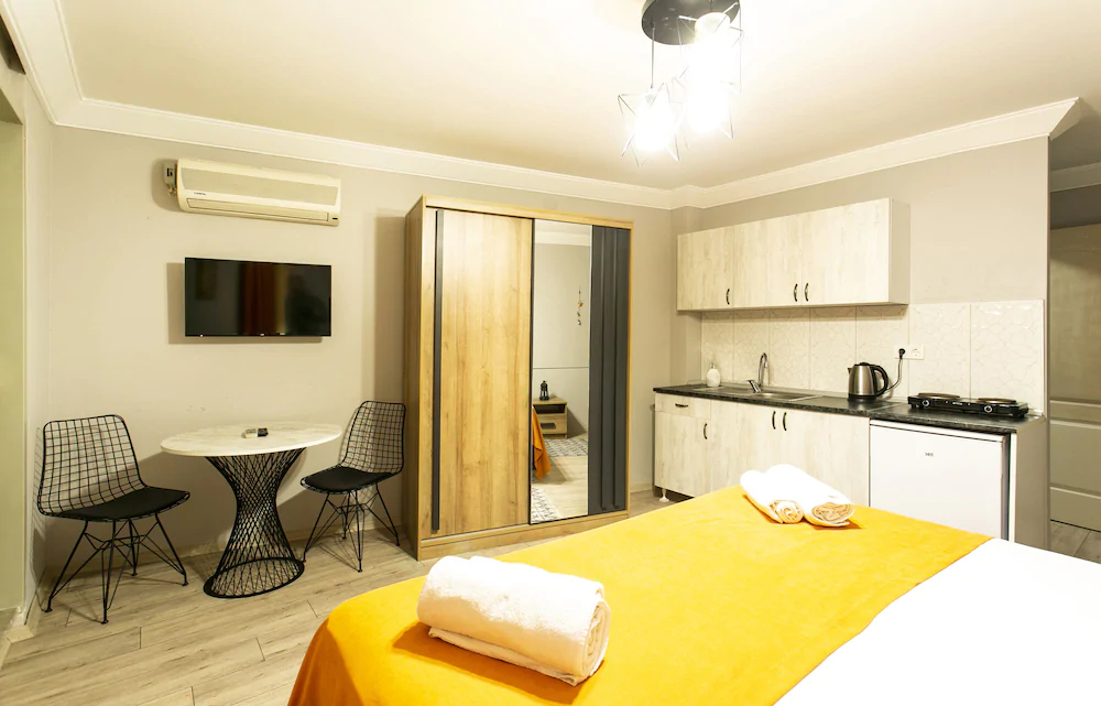 Sirena's Suites