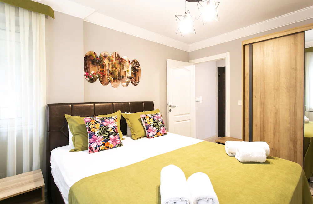 Sirena's Suites