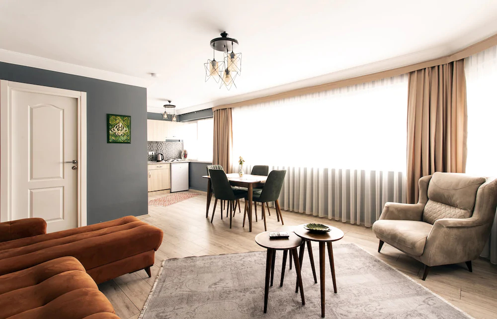 Sirena's Suites