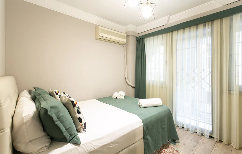 Sirena's Suites