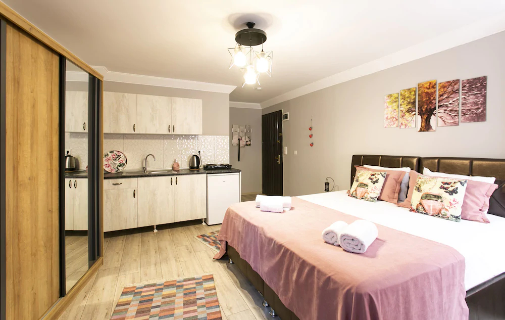 Sirena's Suites