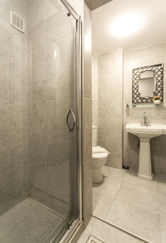 Sirena's Suites