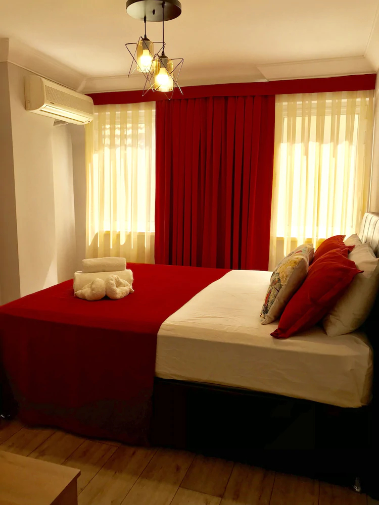 Sirena's Suites